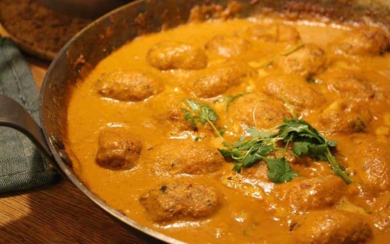 Nytt inlägg på bloggen! Vegansk Kofta Masala - indiska grönsaksbiffar fyllda med tofu, ingefära och örter som friteras och serveras i en supergod kokossås. Steg för stegbilder och recept finns i länken i min bio ➡️ @javligtgott
#kofta #koftacurry #indiskt #kokos #indianfood #jävligtgott #vegan #vegetarian #vego #veg #vegosverige #vegansverige #vadlagarduförveganmatidag #veganmat #vegoblogg #matblogg #matbloggare #middagstips #vadblirdetförmat #veganism #vegansofig #vegans #veggie #veganfoodporn #greenproteinshift #proteinskiftet #plantbased #växtbaserat